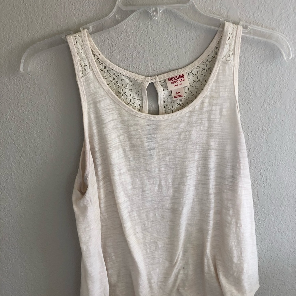 Super cute flowy tank top